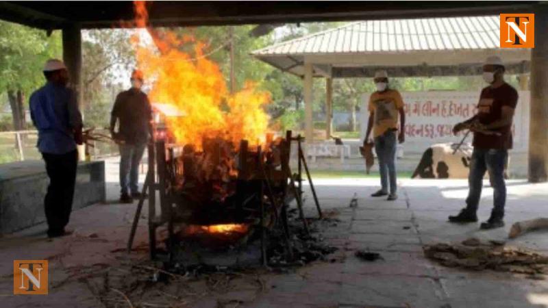 Grief Turns Dramatic as Man Tries to Leap into Lover’s Pyre at Kanhan Ghat